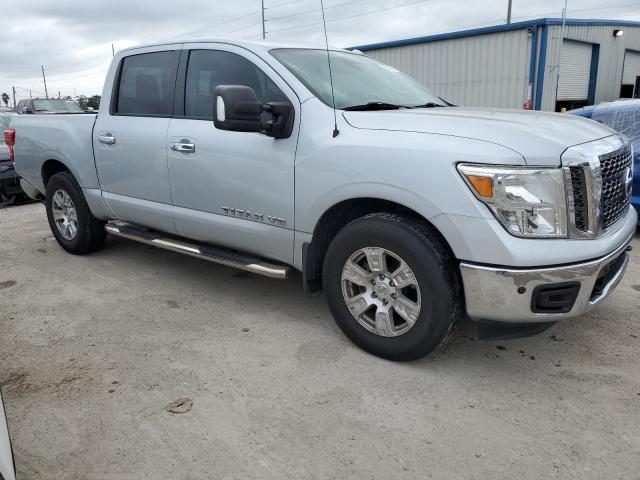 1N6AA1E61JN513537 - 2018 NISSAN TITAN SV SILVER photo 4