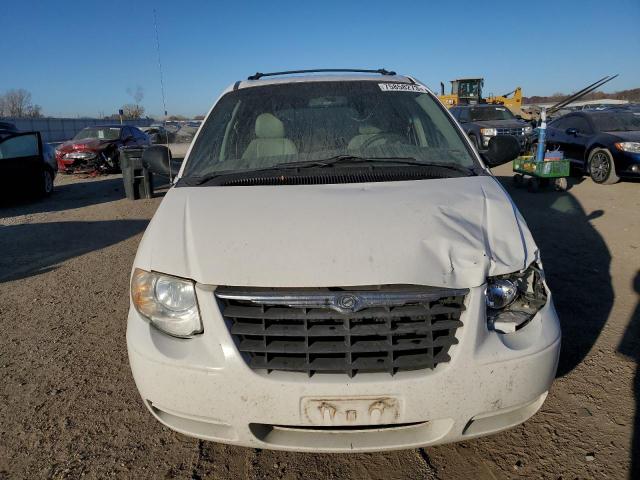 2C4GP54LX5R471081 - 2005 CHRYSLER TOWN & COU TOURING თეთრი ფოტო 5