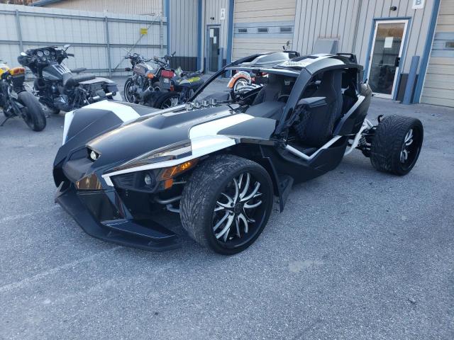 57XAAPFA6K8134226 - 2019 POLARIS SLINGSHOT SL TWO TONE photo 2