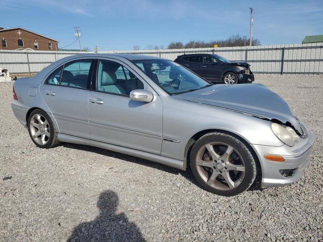 WDBRF52H07F886896 - 2007 MERCEDES-BENZ C 230 SILVER photo 4