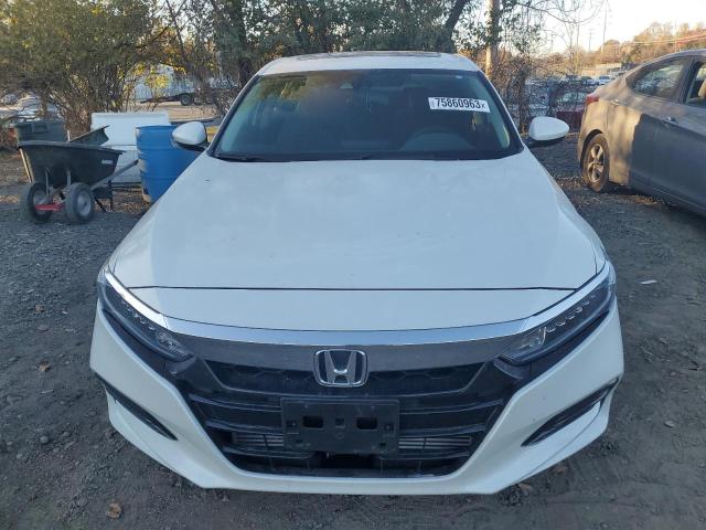 1HGCV1F41KA104302 - 2019 HONDA ACCORD EX WHITE photo 5