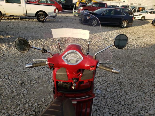 ZAPMA39L8J5300000 - 2018 VESPA GTS MAROON photo 5