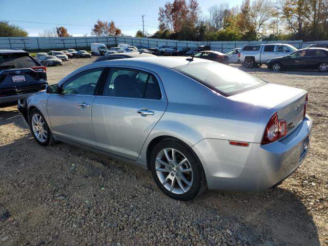 1G1ZE5E13BF356216 - 2011 CHEVROLET MALIBU LTZ 银色 照片 2
