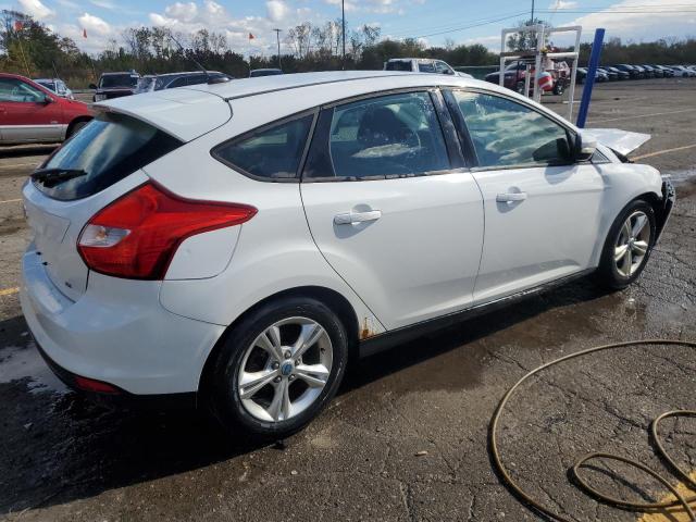 1FAHP3K25CL289349 - 2012 FORD FOCUS SE WHITE photo 3