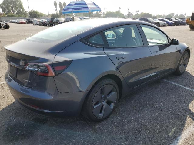 5YJ3E1EB6NF348361 - 2022 TESLA MODEL 3 GRAY photo 3