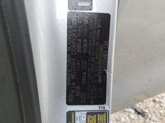 KNAFX4A63G5592665 - 2016 KIA FORTE LX SILVER photo 12