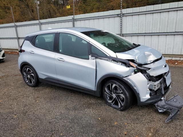 1G1FX6S01P4136610 - 2023 CHEVROLET BOLT EV 2LT SILVER photo 4