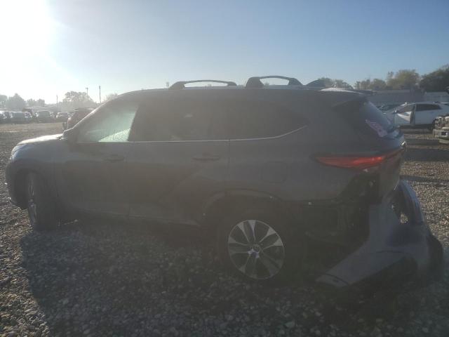5TDGZRBH0NS596260 - 2022 TOYOTA HIGHLANDER XLE GRAY photo 2