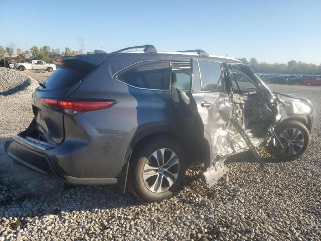 5TDGZRBH0NS596260 - 2022 TOYOTA HIGHLANDER XLE GRAY photo 3