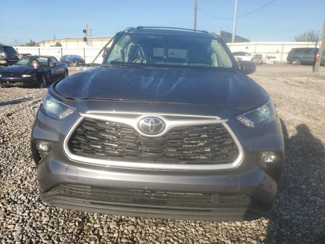 5TDGZRBH0NS596260 - 2022 TOYOTA HIGHLANDER XLE GRAY photo 5