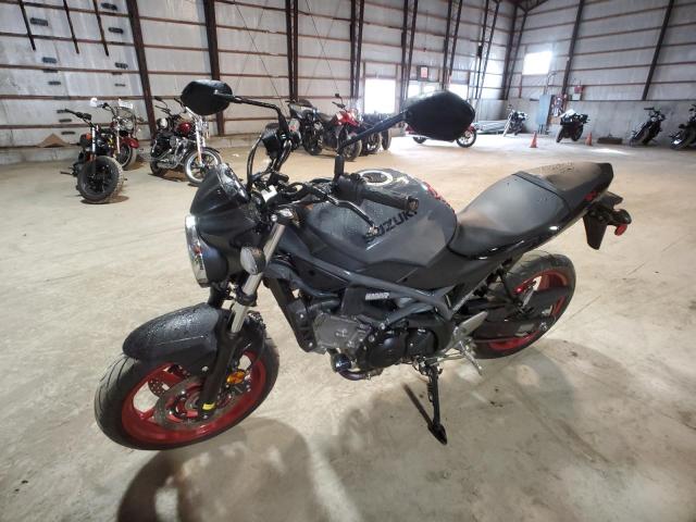 JS1VP55AXP7100330 - 2023 SUZUKI SV650 GRAY photo 2