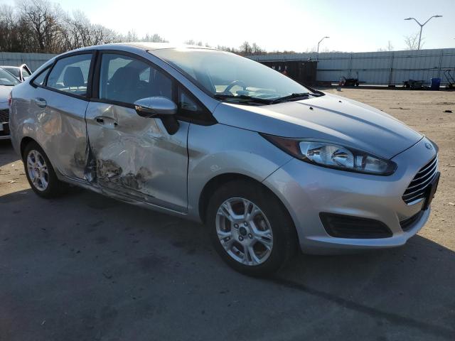 3FADP4BJXFM160148 - 2015 FORD FIESTA SE SILVER photo 4