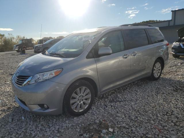 2011 TOYOTA SIENNA XLE, 