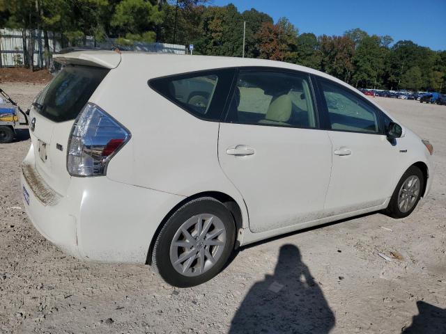 JTDZN3EU1C3039799 - 2012 TOYOTA PRIUS V WHITE photo 3