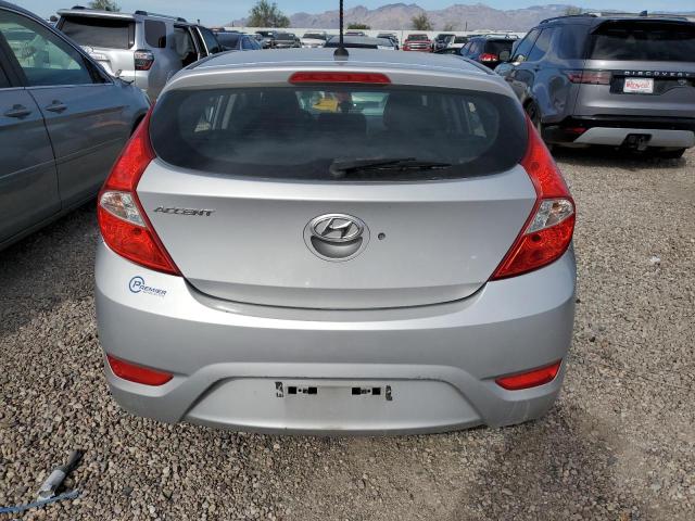 KMHCT5AE2HU342769 - 2017 HYUNDAI ACCENT SE SILVER photo 6