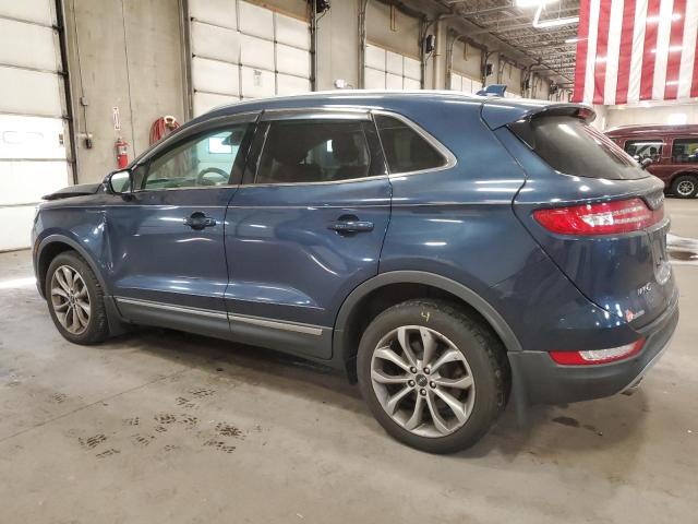 5LMCJ2D95HUL30812 - 2017 LINCOLN MKC SELECT Blau Foto 2