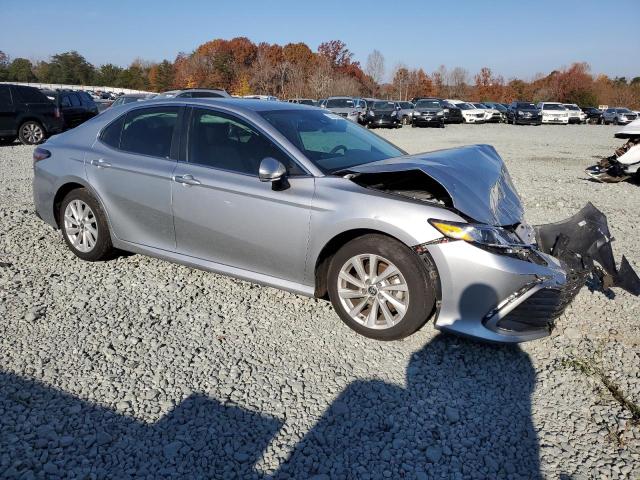 4T1R11AK0PU761197 - 2023 TOYOTA CAMRY LE SILVER photo 4