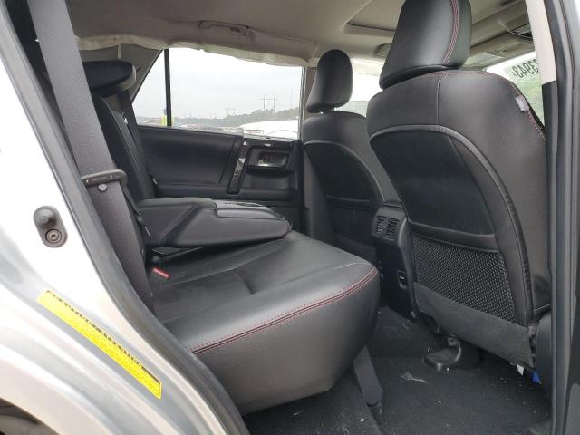 JTEBU5JRXJ5521475 - 2018 TOYOTA 4RUNNER SR5/SR5 PREMIUM ვერცხლისფერი ფოტო 11