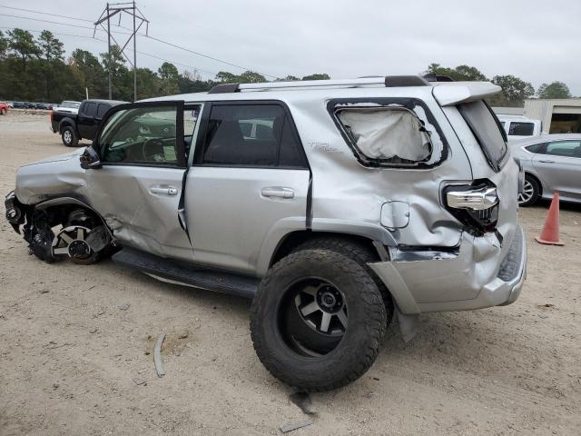 JTEBU5JRXJ5521475 - 2018 TOYOTA 4RUNNER SR5/SR5 PREMIUM ვერცხლისფერი ფოტო 2