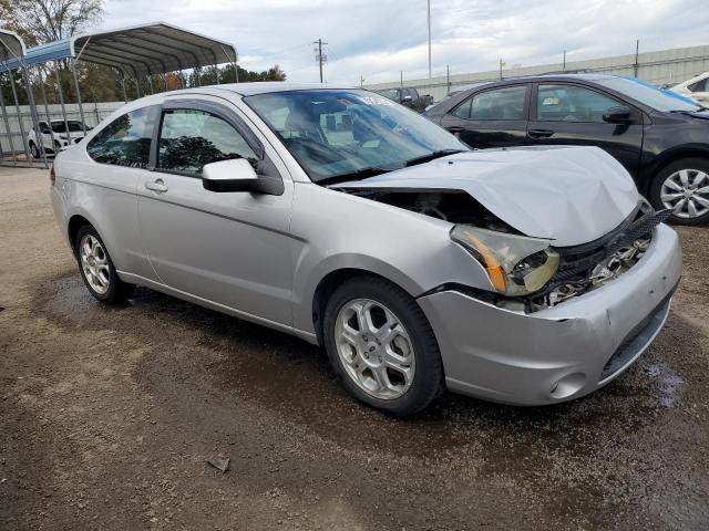 1FAHP32N09W168536 - 2009 FORD FOCUS SE SILVER photo 4