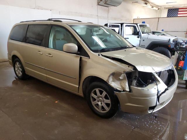 2A4RR5D13AR316555 - 2010 CHRYSLER TOWN & COU TOURING CREAM photo 4