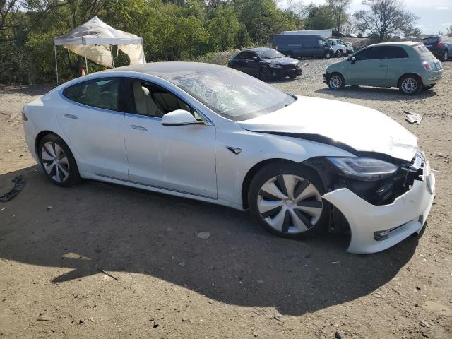 5YJSA1E29LF399857 - 2020 TESLA MODEL S WHITE photo 4