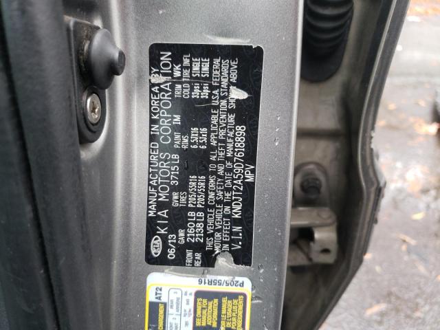 KNDJT2A59D7618898 - 2013 KIA SOUL GRAY photo 13