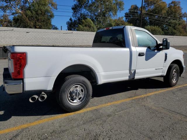 1FTBF2AT6KED53182 - 2019 FORD F250 SUPER DUTY WHITE photo 3