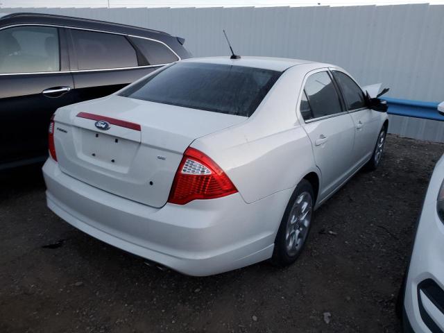 3FAHP0HA2BR109502 - 2011 FORD FUSION SE WHITE photo 3