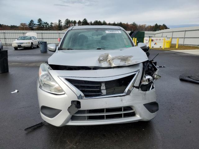 3N1CN7AP3GL911376 - 2016 NISSAN VERSA S SILVER photo 5