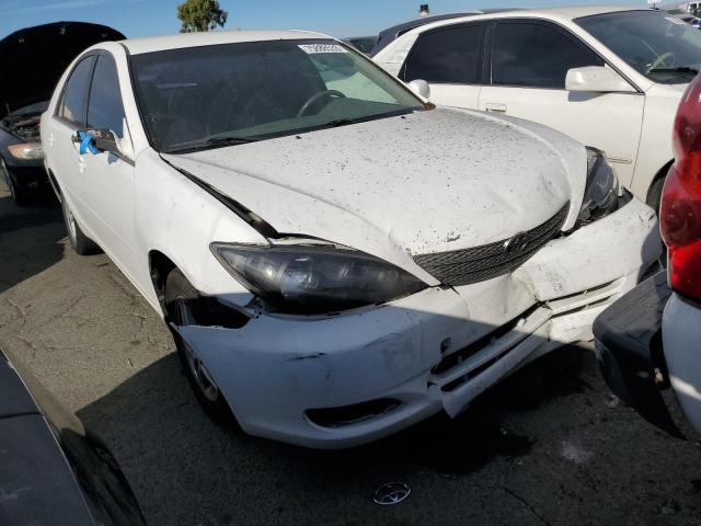 JTDBE32K420066953 - 2002 TOYOTA CAMRY LE WHITE photo 4