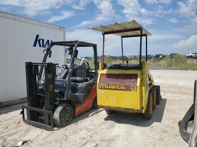 310981 - 1993 CATERPILLAR SKID-STEER YELLOW photo 4