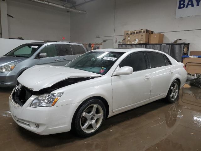 2005 TOYOTA AVALON XL, 