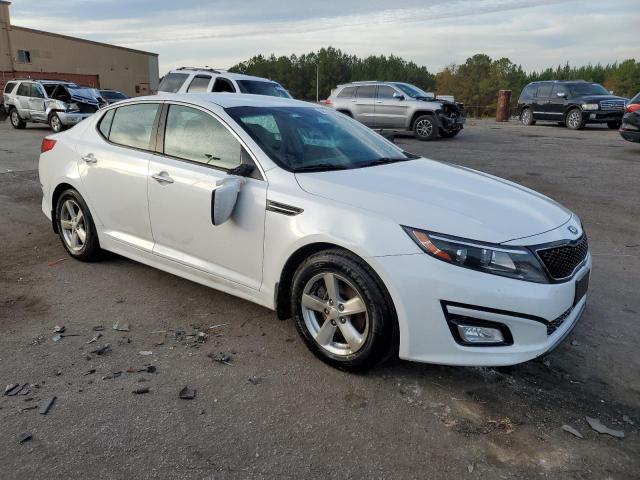 KNAGM4A70F5612407 - 2015 KIA OPTIMA LX WHITE photo 4