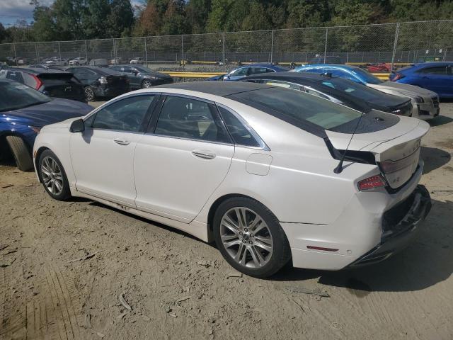3LN6L2GK2DR806170 - 2013 LINCOLN MKZ WHITE photo 2