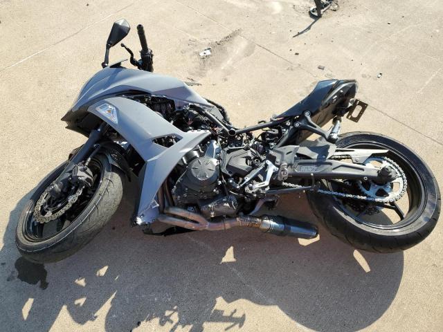 JKAEXEJ18HDA00593 - 2017 KAWASAKI EX650 J ნაცრისფერი ფოტო 3