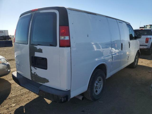 1GCFH15T571220802 - 2007 CHEVROLET EXPRESS G1 WHITE photo 3