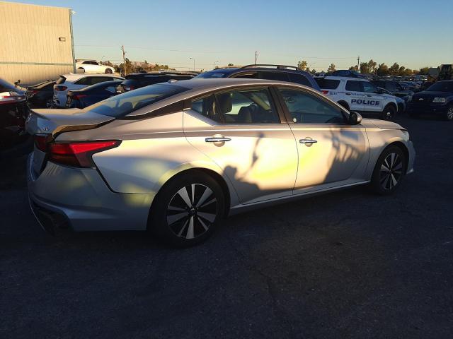 1N4BL4DV8MN362458 - 2021 NISSAN ALTIMA SV SILVER photo 3