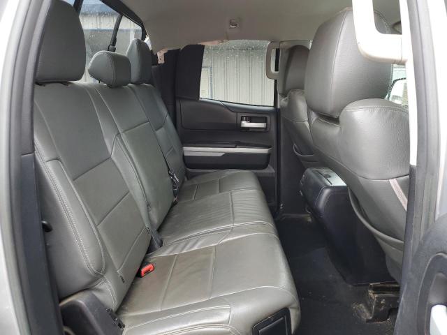 5TFUW5F13HX632863 - 2017 TOYOTA TUNDRA DOUBLE CAB SR/SR5 SILVER photo 10