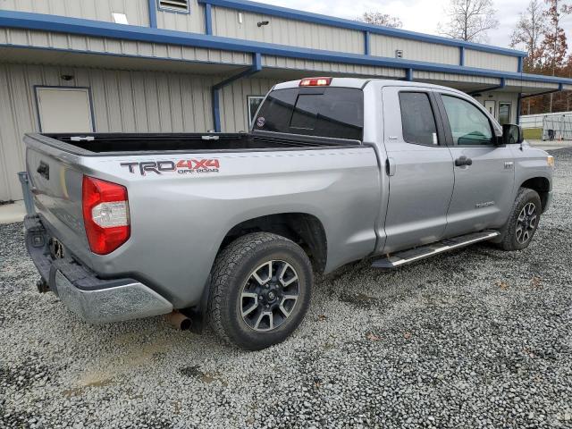 5TFUW5F13HX632863 - 2017 TOYOTA TUNDRA DOUBLE CAB SR/SR5 SILVER photo 3