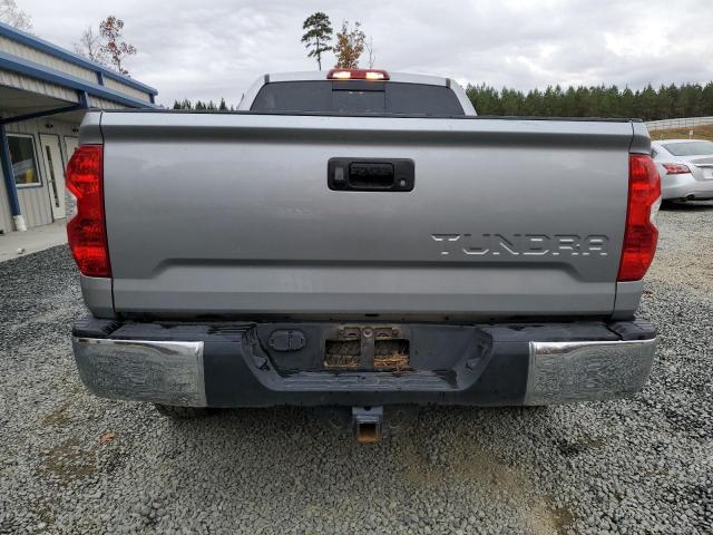 5TFUW5F13HX632863 - 2017 TOYOTA TUNDRA DOUBLE CAB SR/SR5 SILVER photo 6