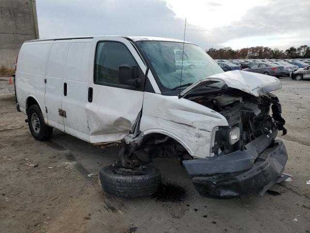 1GCWGFFA5B1129132 - 2011 CHEVROLET EXPRESS G2 WHITE photo 4