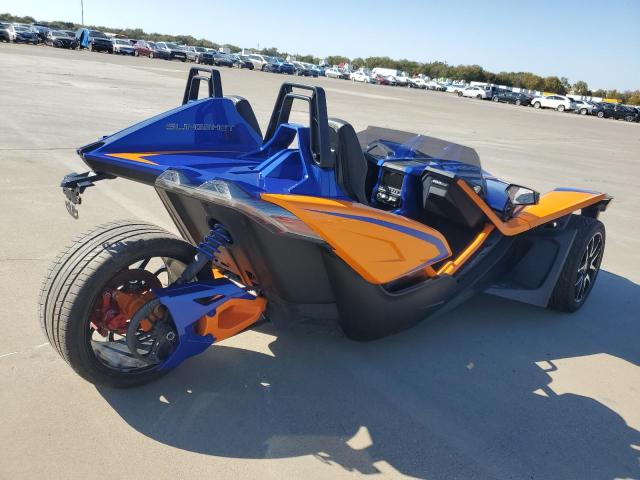 57XAARHB7M8142565 - 2021 POLARIS SLINGSHOT R TWO TONE photo 4