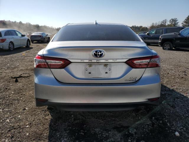 4T1F31AKXLU541301 - 2020 TOYOTA CAMRY XLE SILVER photo 6