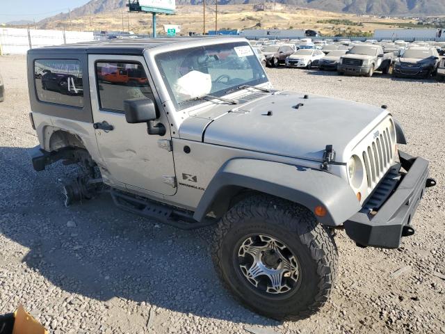 1J4FA24197L123059 - 2007 JEEP WRANGLER X SILVER photo 4