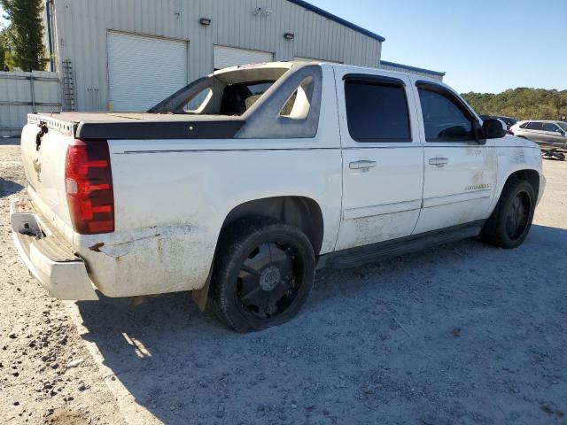 3GNEC12017G127823 - 2007 CHEVROLET AVALANCHE C1500 WHITE photo 3