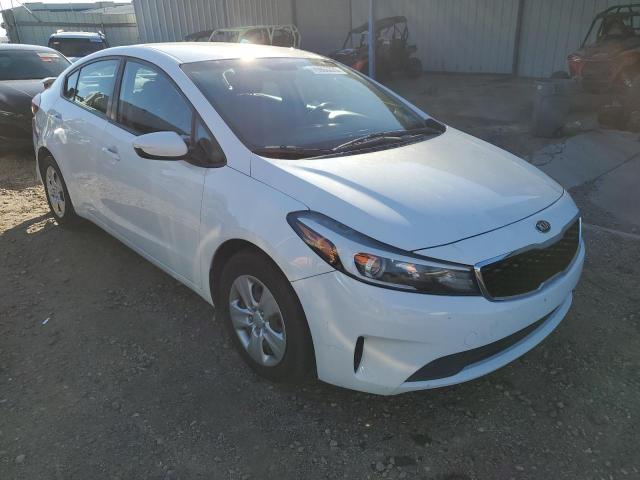 3KPFK4A77HE078074 - 2017 KIA FORTE LX WHITE photo 4