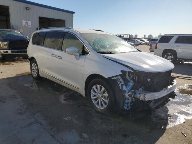 2C4RC1BG3KR559744 - 2019 CHRYSLER PACIFICA TOURING L WHITE photo 4