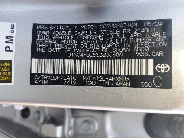 JTNC4MBE5S3233886 - 2025 TOYOTA COROLLA XSE SILVER photo 12