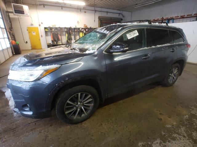 5TDJZRFH7JS809246 - 2018 TOYOTA HIGHLANDER SE BLUE photo 1